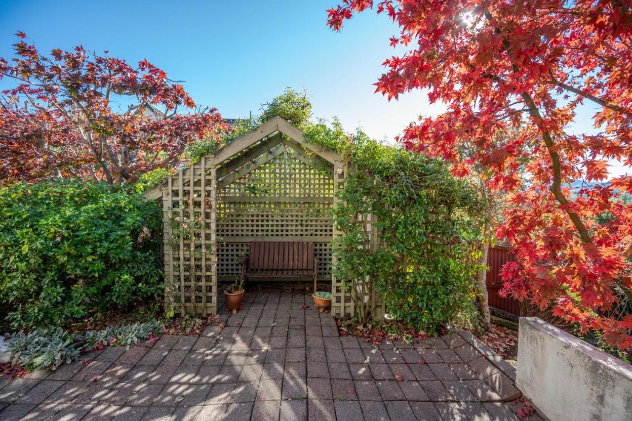 Rose On The Bay - Akaroa Holiday Home エクステリア 写真