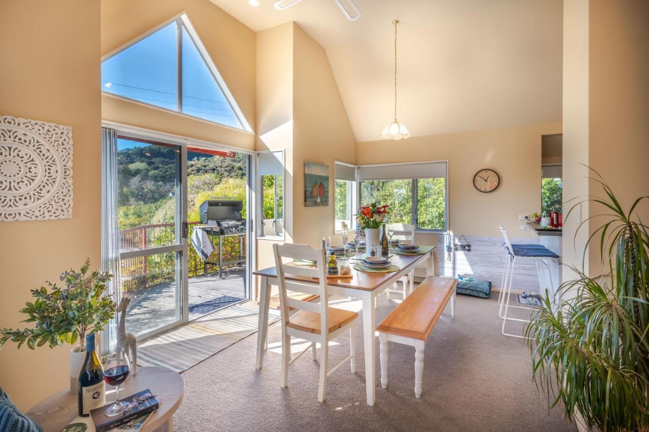 Rose On The Bay - Akaroa Holiday Home エクステリア 写真